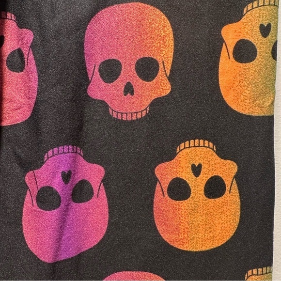 Set of 2 NWT LulaRoe OS Soft Leggings One Size 2-10 Small-Large Skull Skeleton - Picture 8 of 10